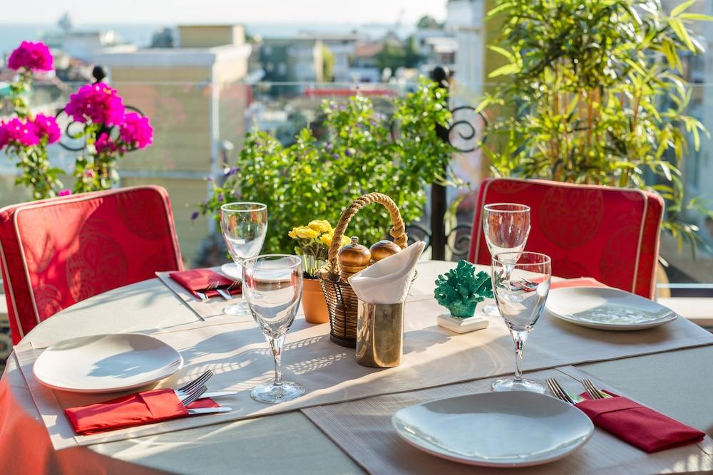 Tria Elegance Istanbul Hotel Exterior photo